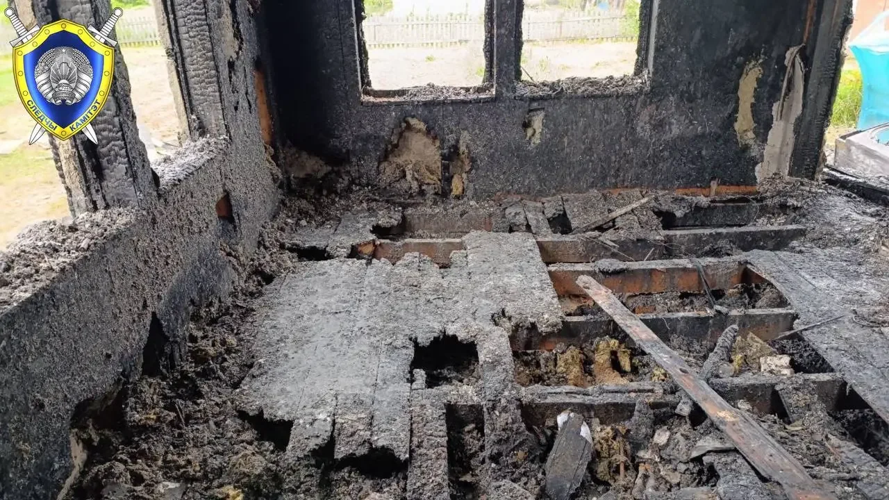 Успела разбить окно и передать внука соседке: на пожаре погибли супруги