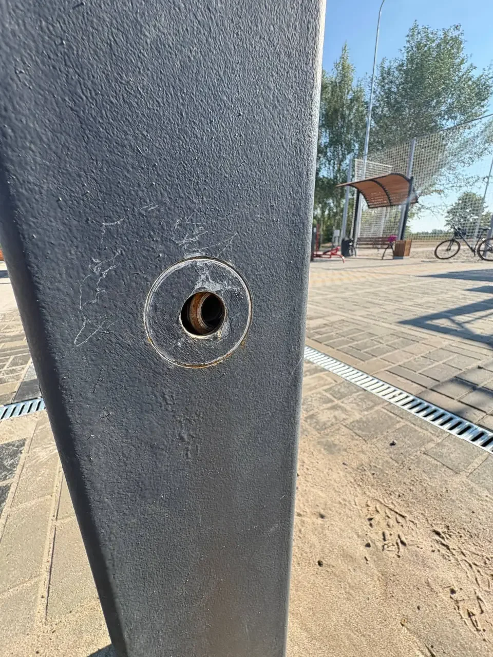 На новом пляже Бреста устроили погром