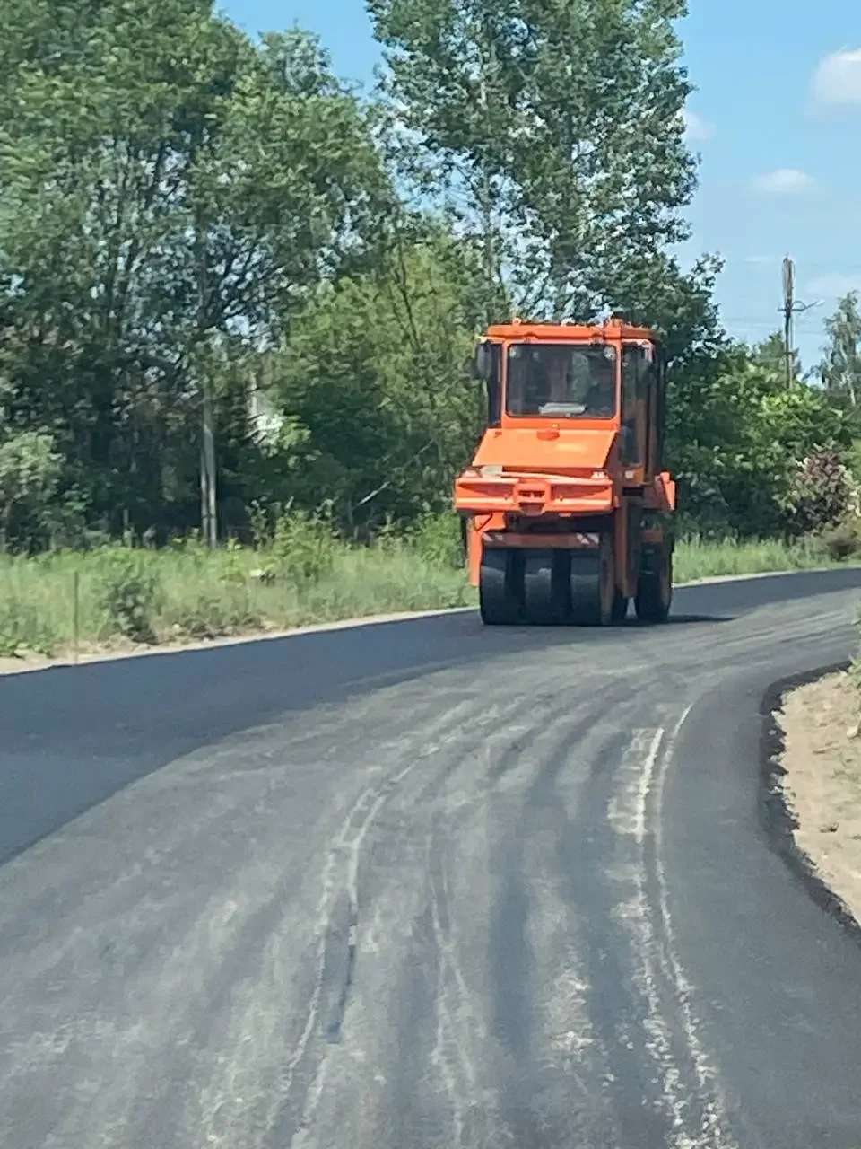 Жители попросили — дорожники сделали: на улице Новосёлов в Бресте уложили новый асфальт