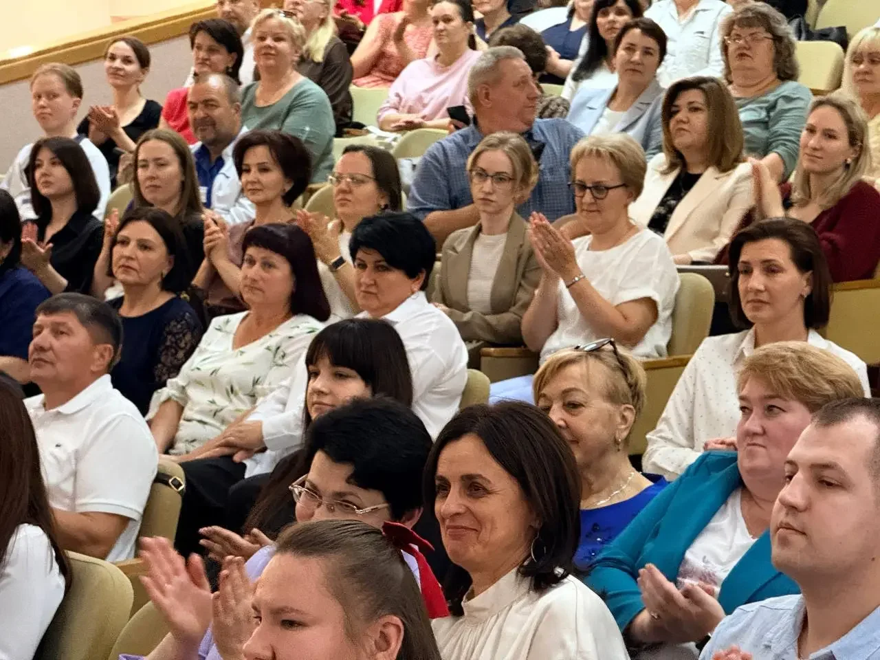 Руководители Бреста пришли в ЦГБ поздравить врачей