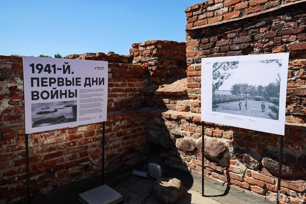 В руинах Белого дворца Брестской крепости открылась фотовыставка