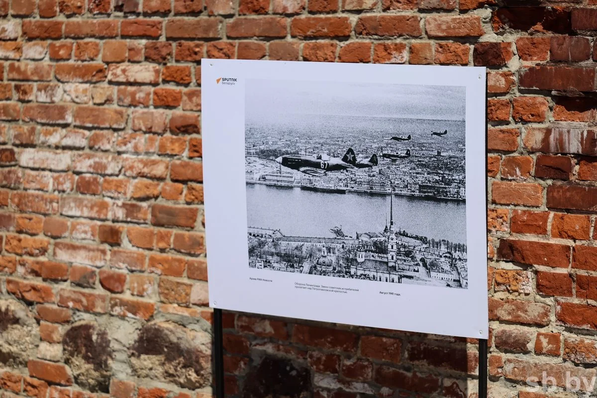 В руинах Белого дворца Брестской крепости открылась фотовыставка