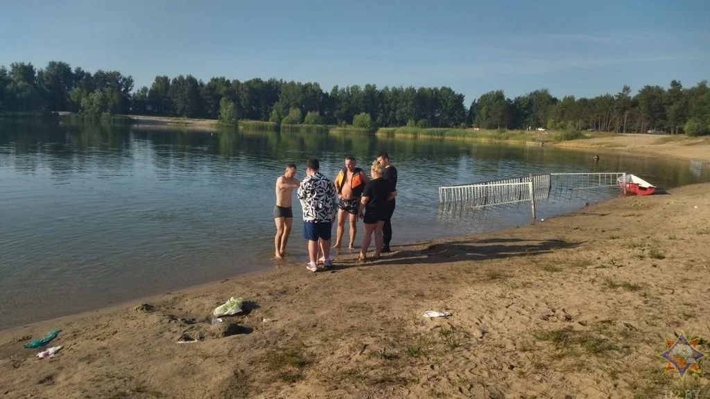 На «Брестском море» отдыхающие спасли женщину, которой стало плохо в воде