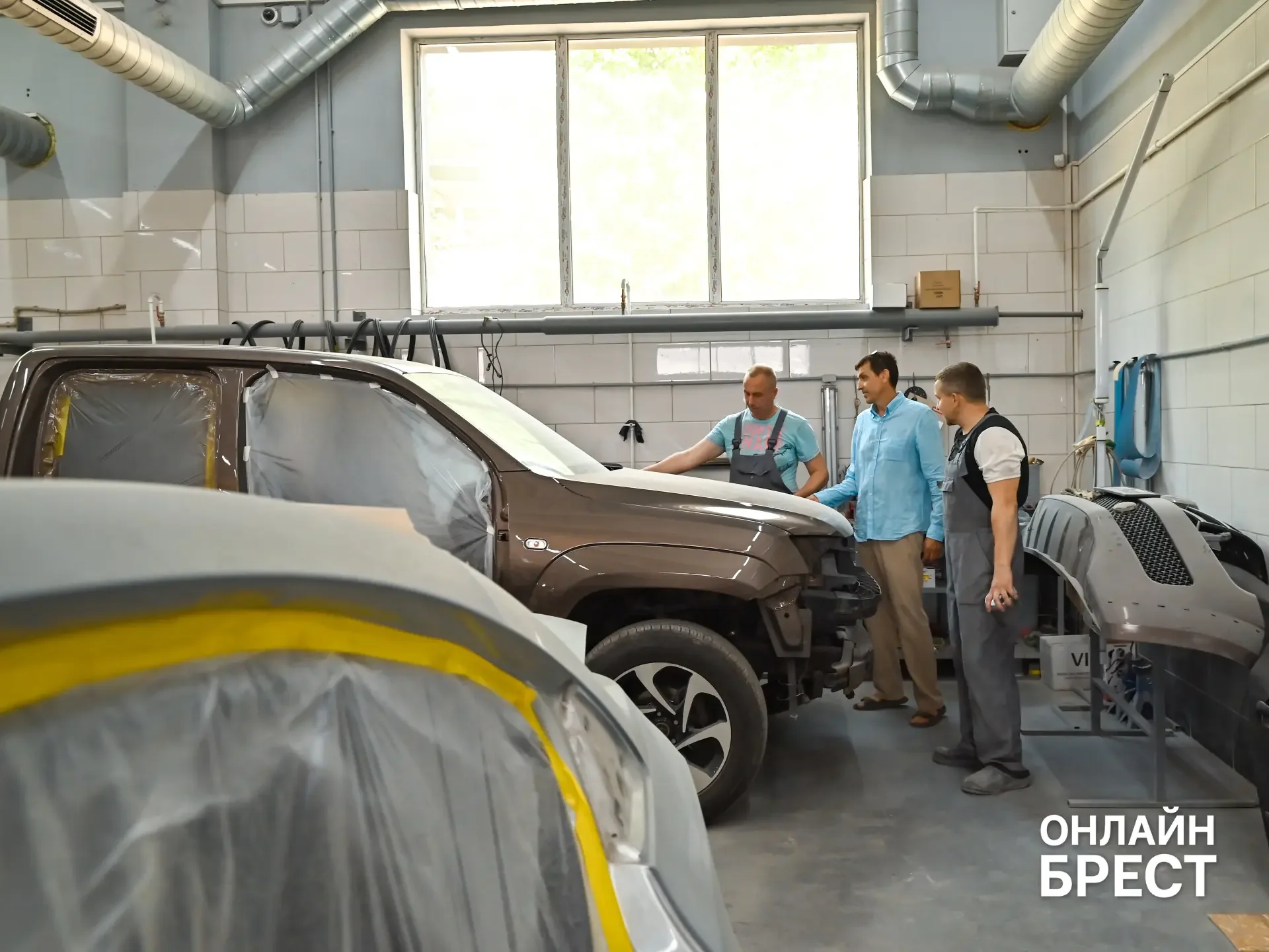 Как в Бресте возвращают автомобилям заводской вид после ДТП