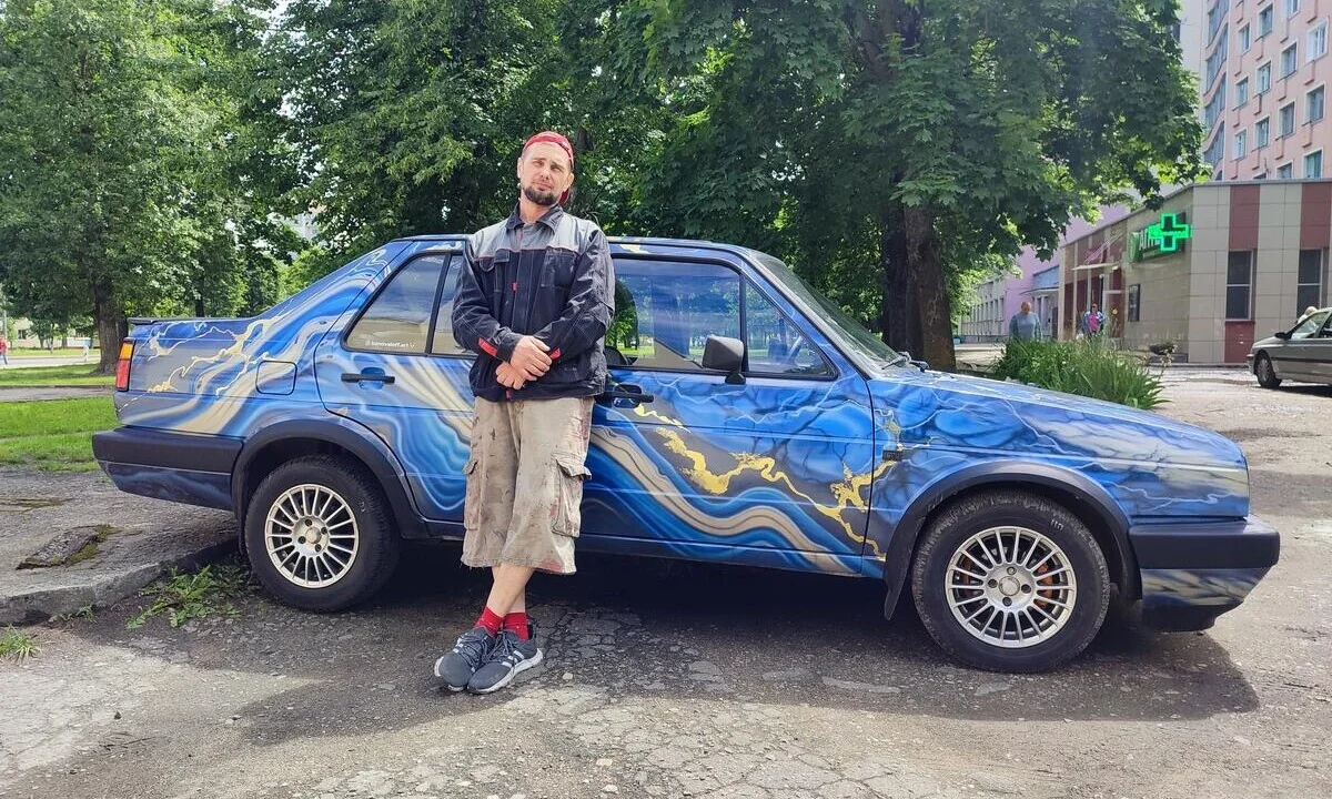 «В ГАИ смотреть машину пришло даже начальство». Белорус превратил 39-летнюю Jetta в арт-объект