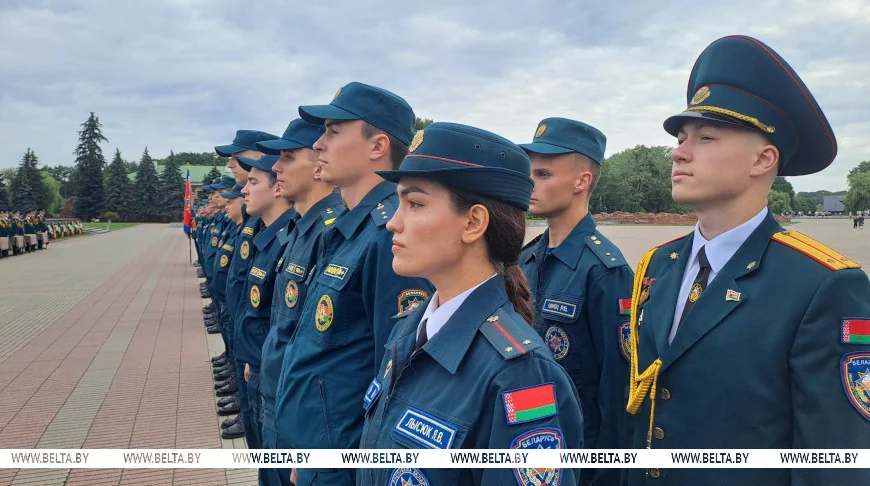 В Брестской крепости присягу приняли 49 новобранцев МЧС — что они сказали