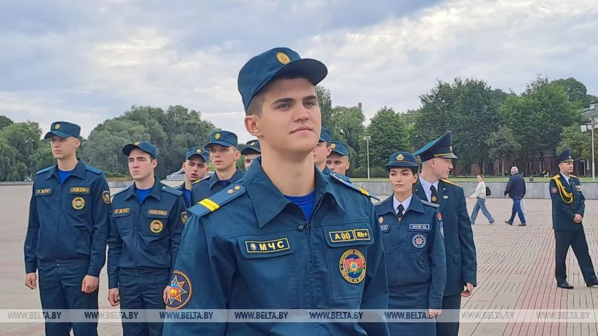 В Брестской крепости присягу приняли 49 новобранцев МЧС — что они сказали