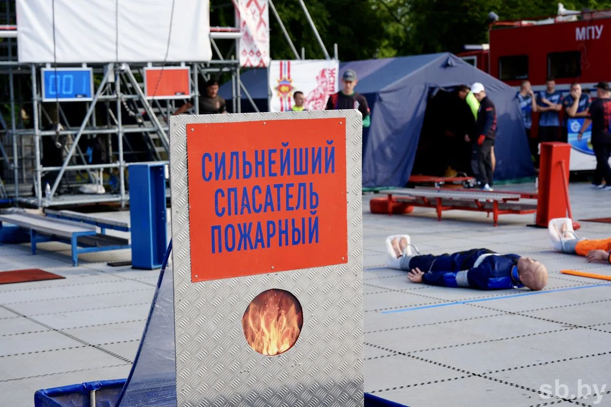Кувалда, башня и 85 килограммов: как спасатели проверяют себя в Бресте