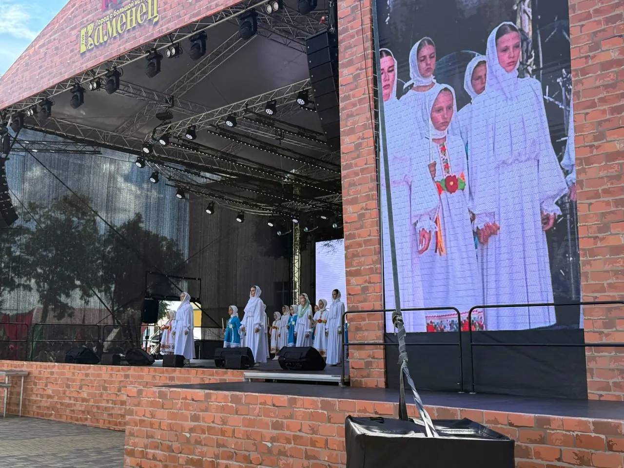 У Каменецкой башни празднуют 750-летие города