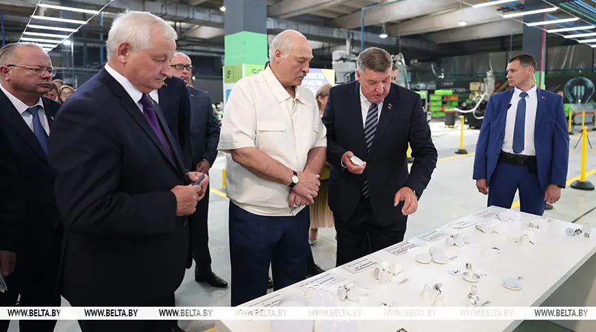 Лукашенко обрисовал основные контуры стратегии развития Брестского электролампового завода