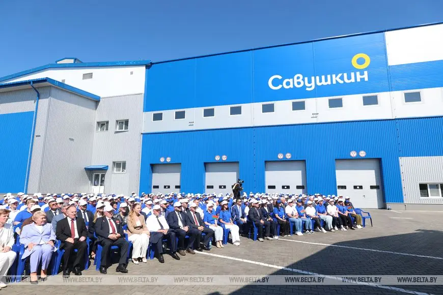 К зубру присоединится корова: необычный подарок Президенту в Берёзе