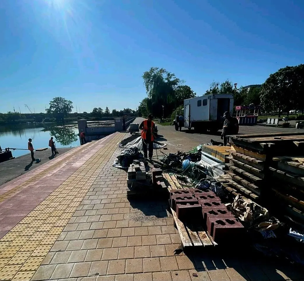 На Набережной Бреста завершили ремонт спуска к воде