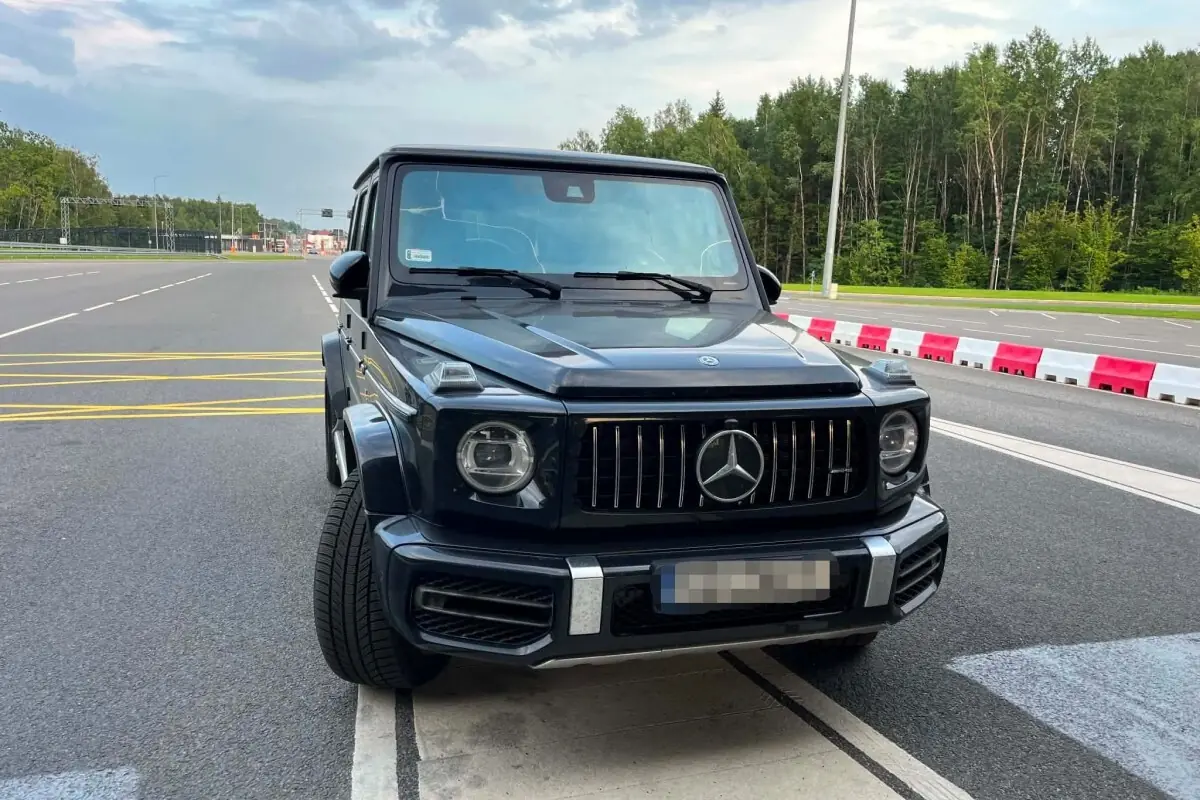 Поляк на Mercedes хотел развернуться на границе Беларуси и Литвы и не смог — вот к чему это привело