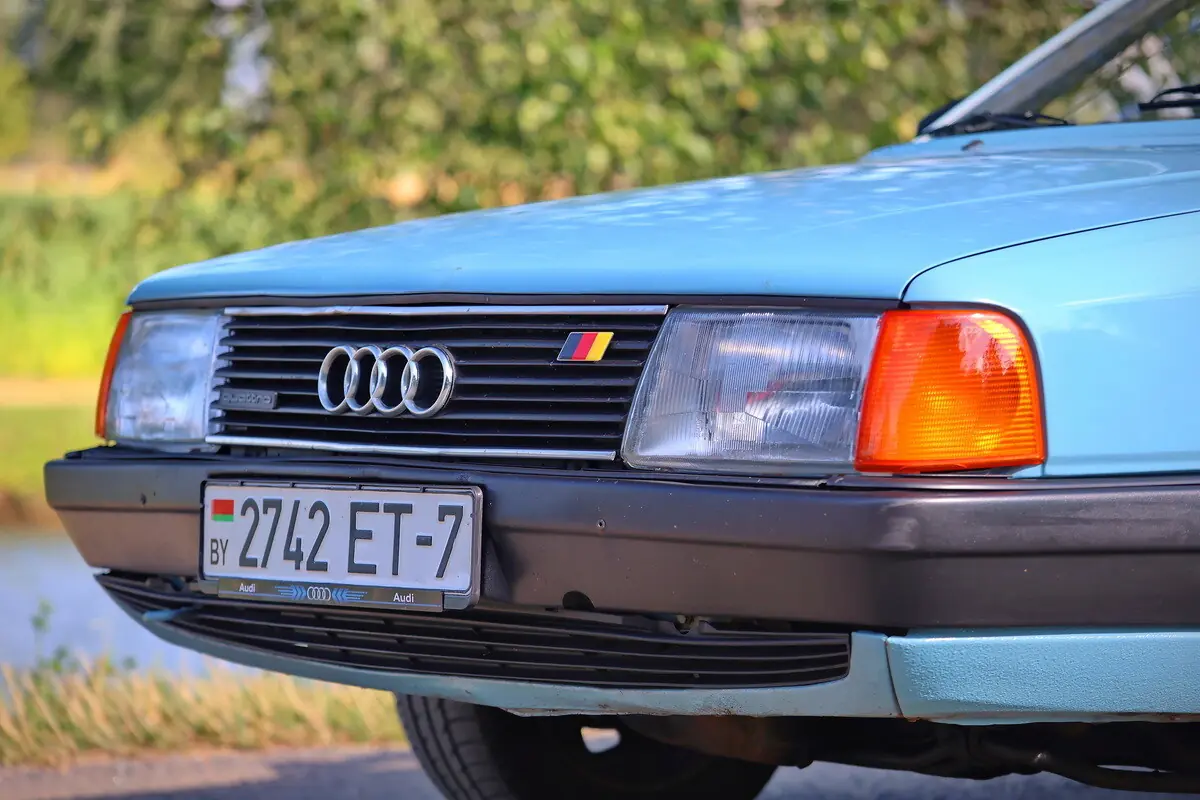 Белоруска восстановила дедовскую Audi, простоявшую 15 лет без движения