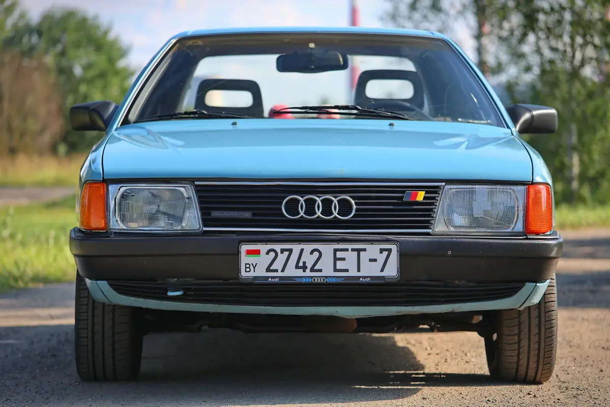 Белоруска восстановила дедовскую Audi, простоявшую 15 лет без движения