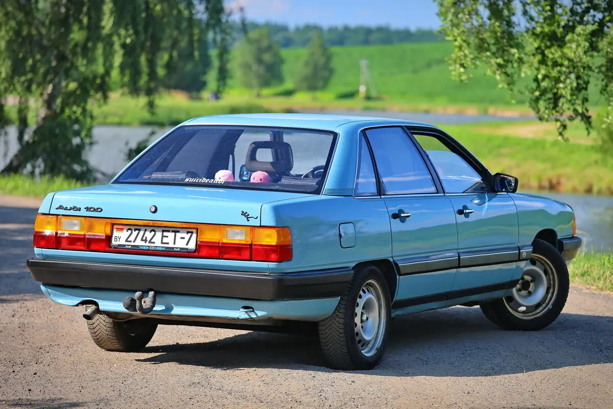 Белоруска восстановила дедовскую Audi, простоявшую 15 лет без движения