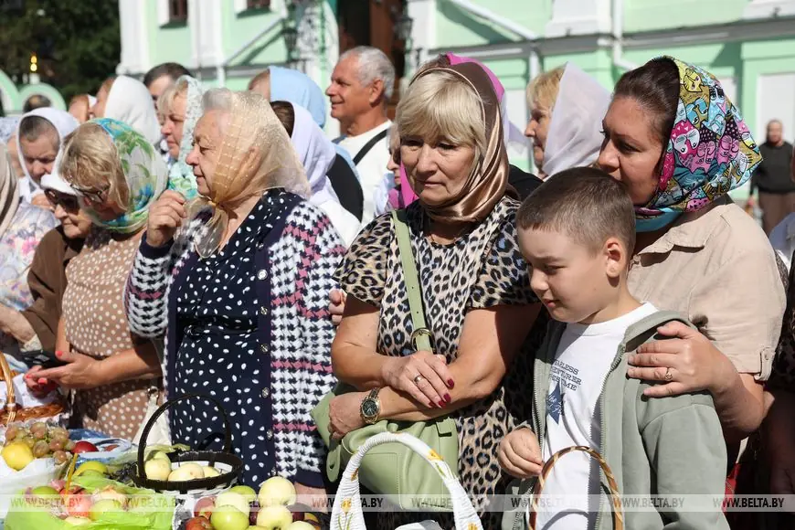 Верующие Бреста встречают Яблочный Спас — фоторепортаж