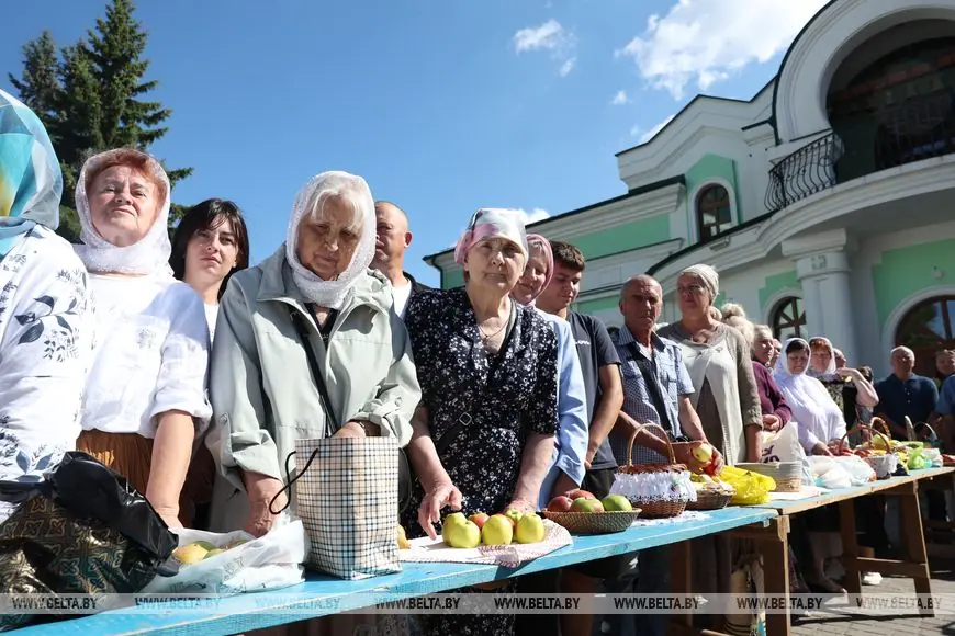 Верующие Бреста встречают Яблочный Спас — фоторепортаж