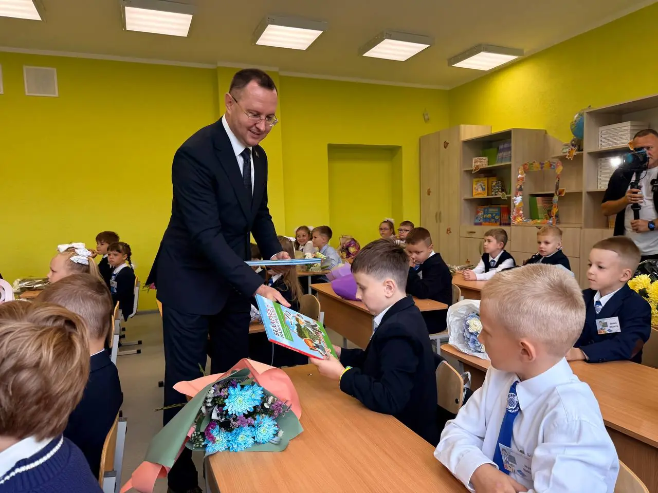 Школы Бреста встретили учеников после летних каникул — как это было