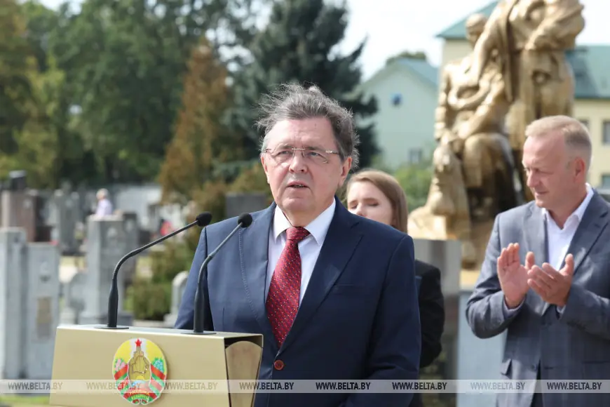На Гарнизонном кладбище Бреста открыли памятную доску защитникам крепости