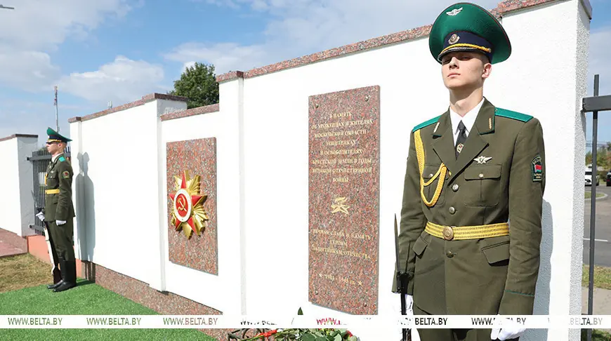 На Гарнизонном кладбище Бреста открыли памятную доску защитникам крепости