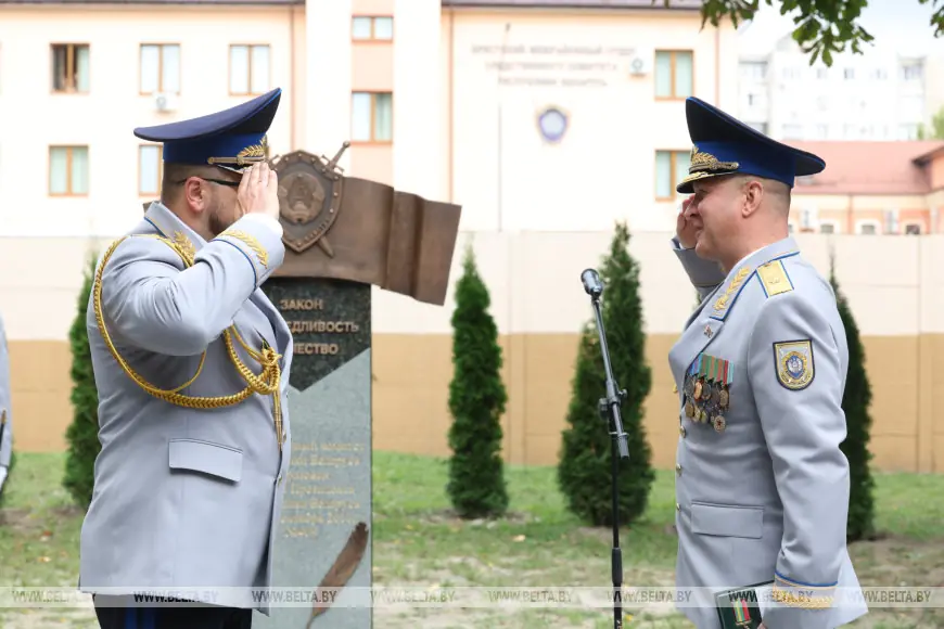 В Бресте открыли памятный знак к 15-летию Следственного комитета