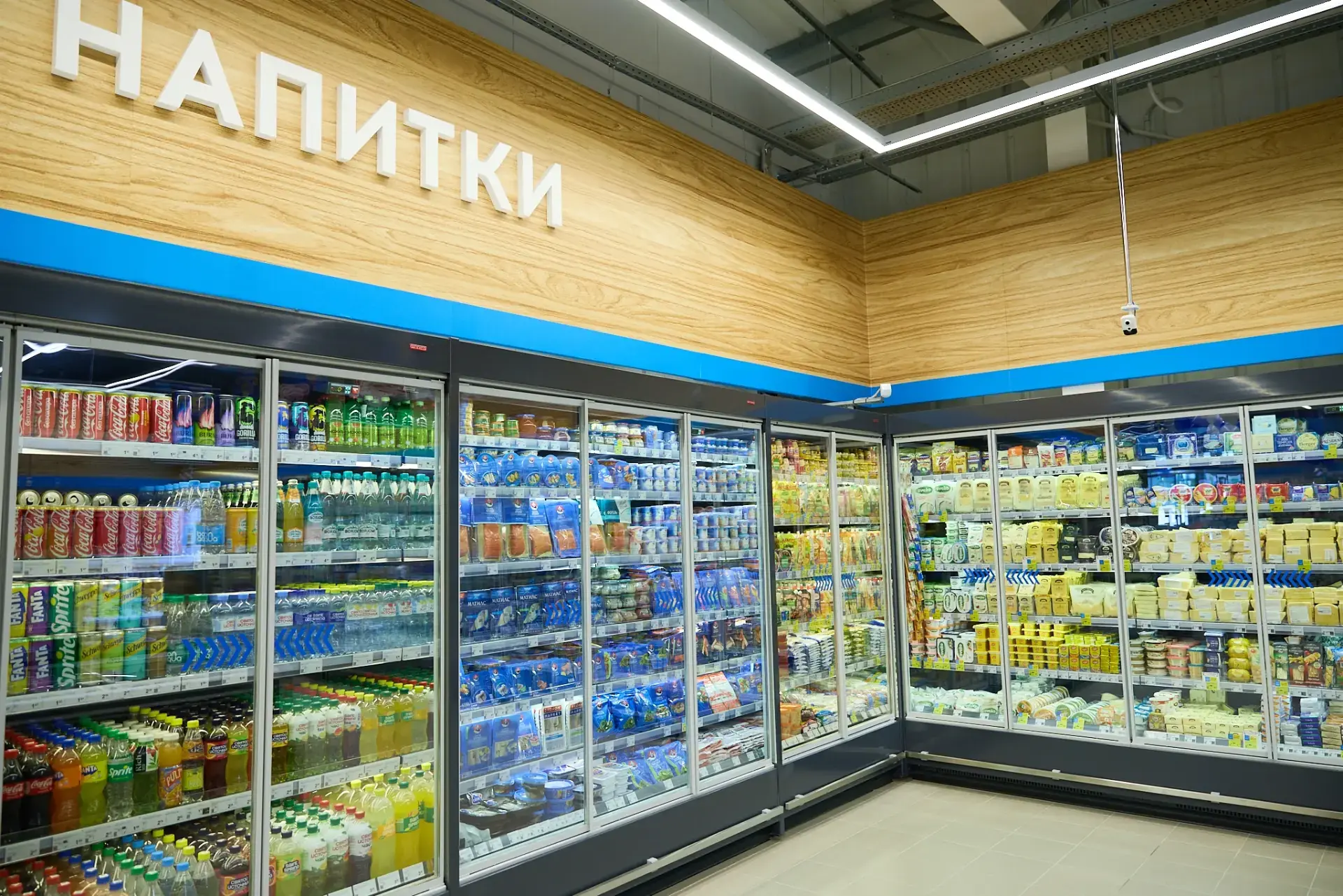 Открытие новой «Санты» на Речице собрало сотни брестчан: чем удивил магазин