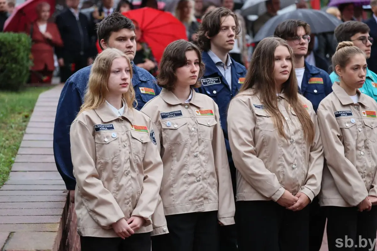 В Бресте прошел торжественный митинг в честь Дня народного единства
