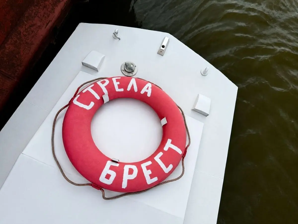 В Бресте спустили на воду восстановленную советскую «Крылатку»