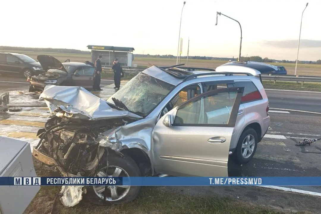 Два человека погибли в страшной аварии на М1 — что известно