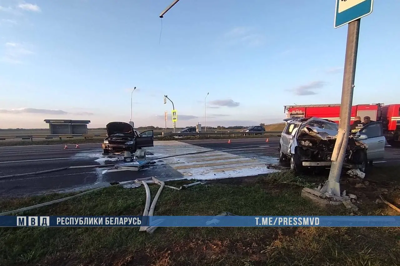 Два человека погибли в страшной аварии на М1 — что известно
