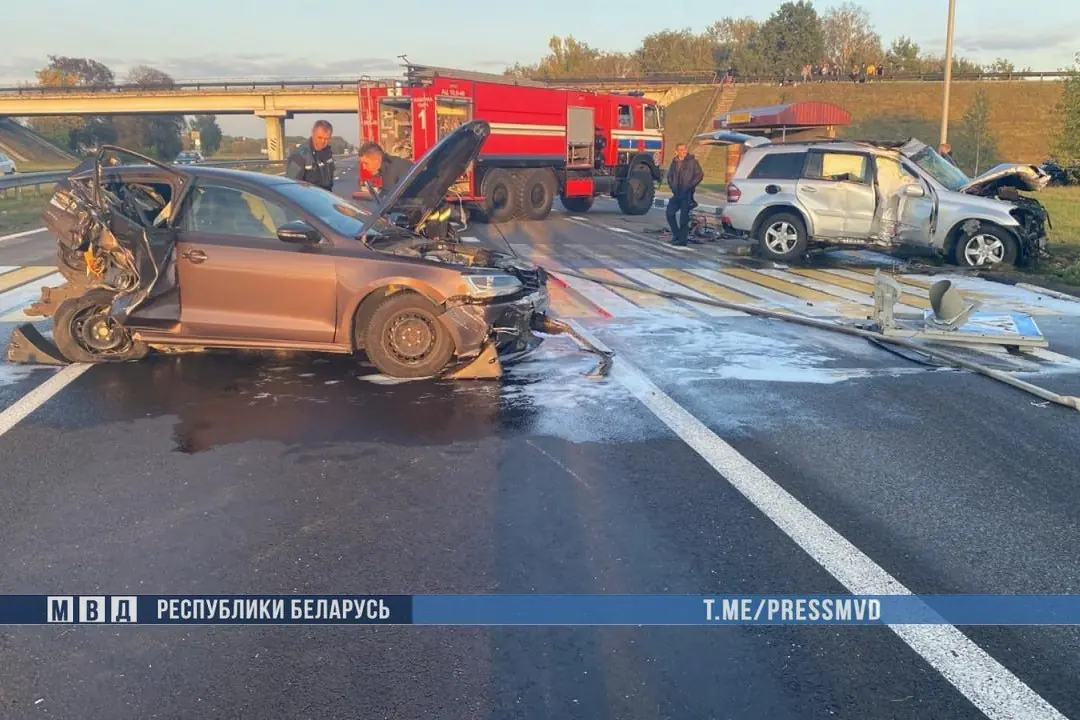 Два человека погибли в страшной аварии на М1 — что известно