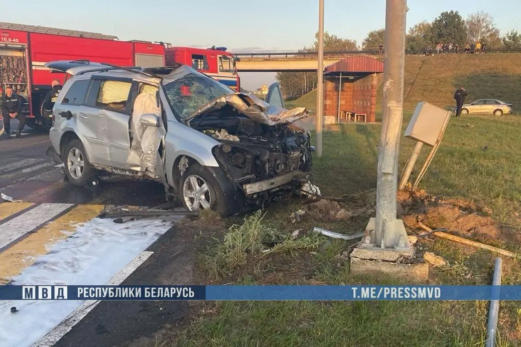 Два человека погибли в страшной аварии на М1 — что известно