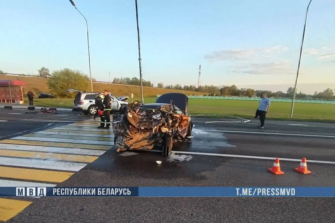 Два человека погибли в страшной аварии на М1 — что известно