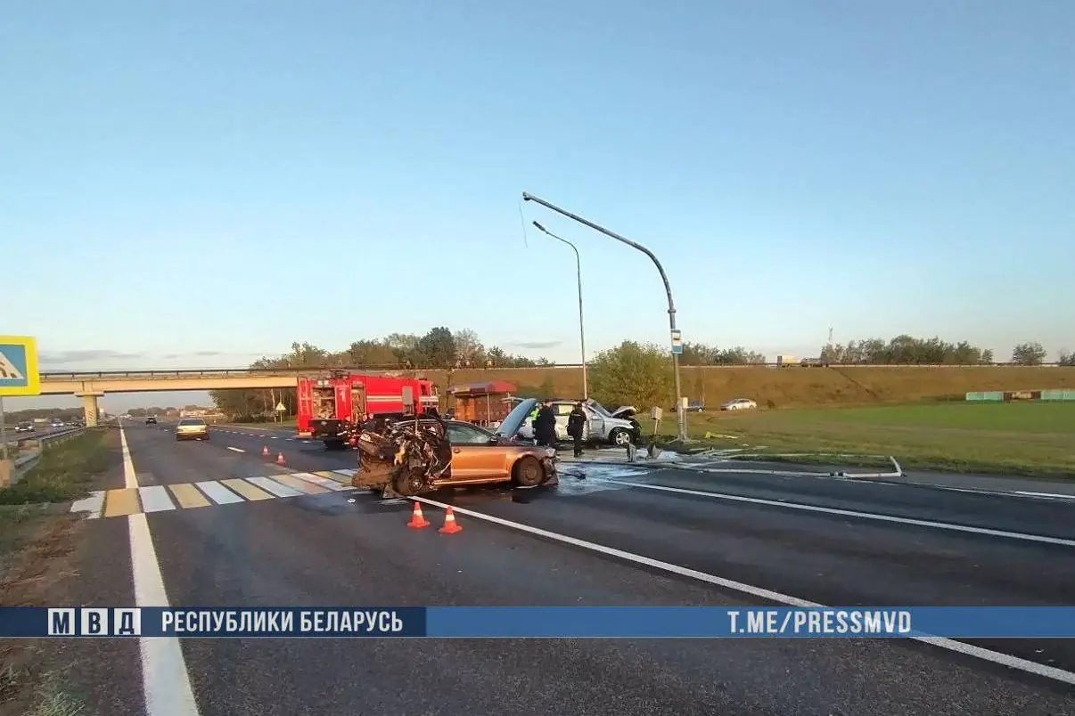 Два человека погибли в страшной аварии на М1 — что известно