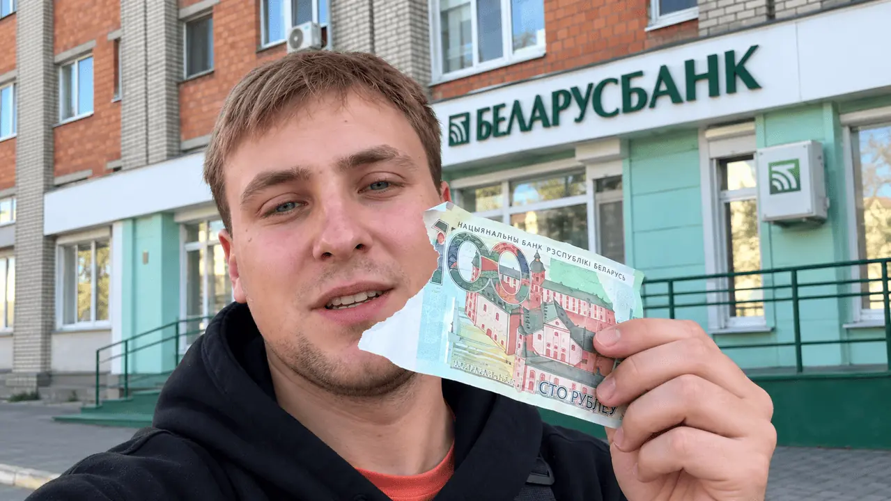 Белорус принёс в банк погрызенные деньги — чем всё закончилось