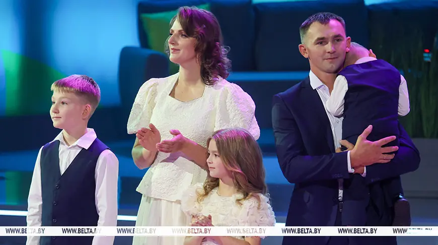 Семья Свиридюк из Брестской области заняла первое место на конкурсе «Семья года»