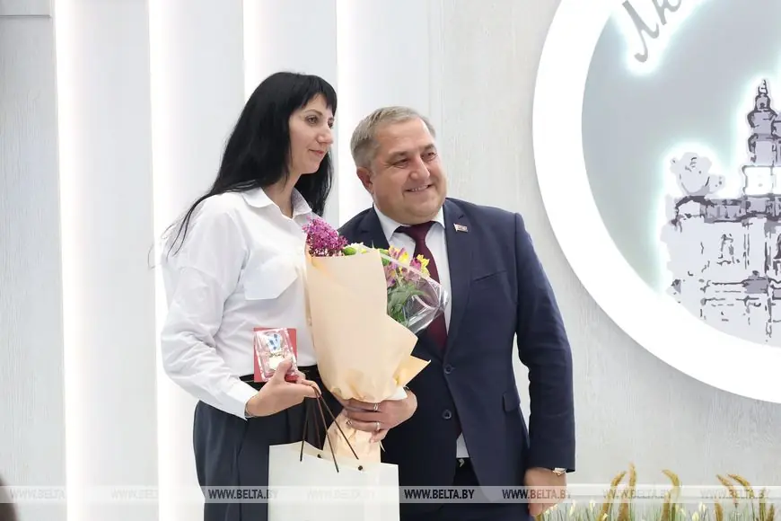Восьми брестчанкам вручили орден Матери — какие истории стоят за наградами