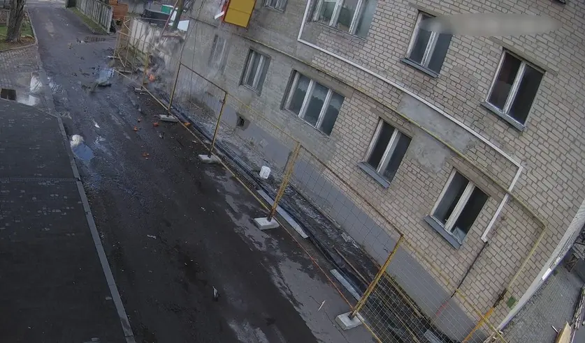 Двое рабочих упали вместе с люлькой и выжили, а рабочий на земле погиб — кого обвиняют в Бресте