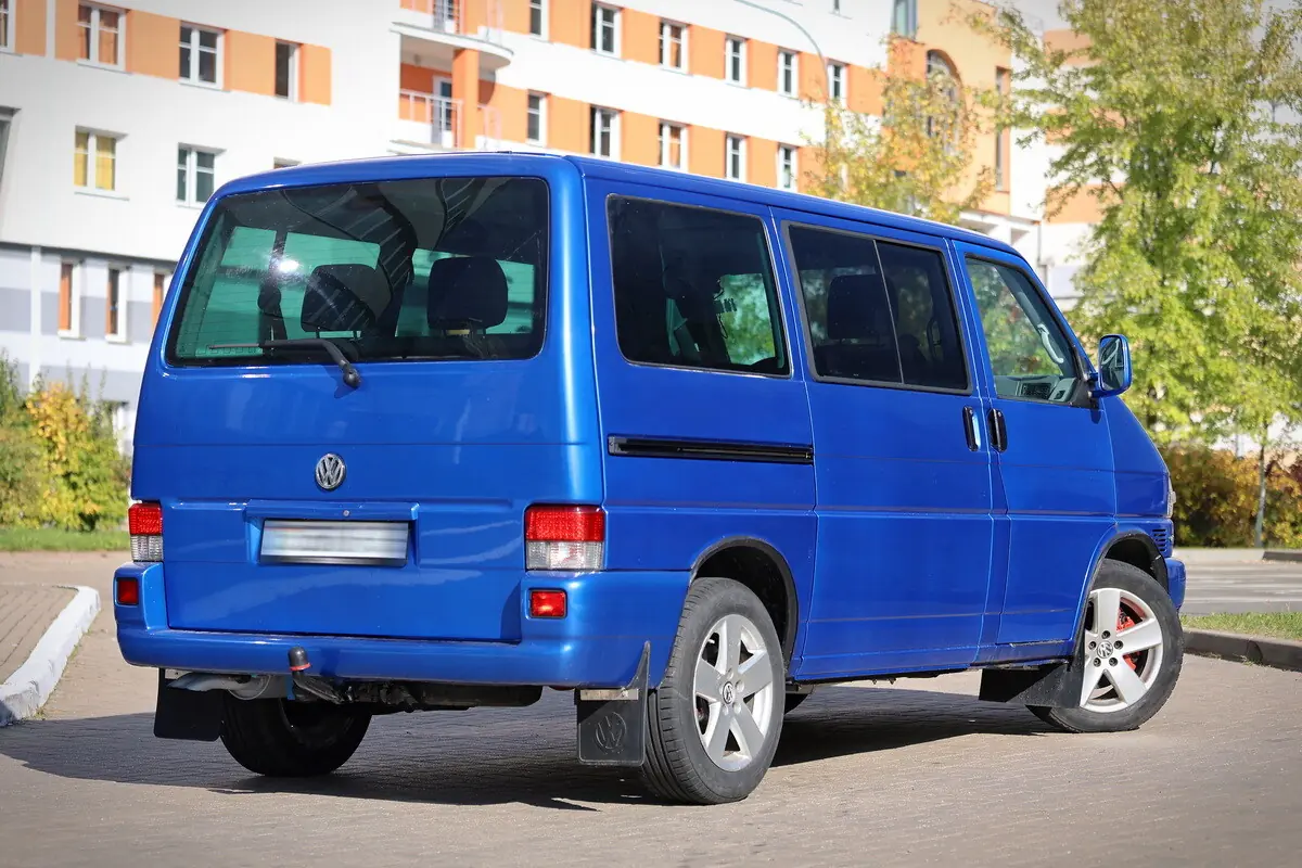 Белорус купил старый VW Multivan и перебрал в нем почти все. Во сколько обошелся ремонт