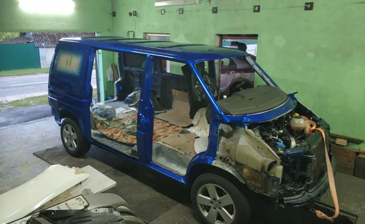Белорус купил старый VW Multivan и перебрал в нем почти все. Во сколько обошелся ремонт