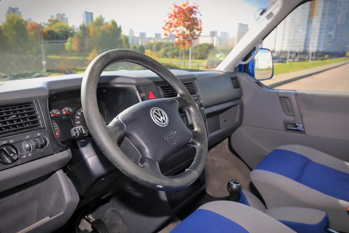 Белорус купил старый VW Multivan и перебрал в нем почти все. Во сколько обошелся ремонт