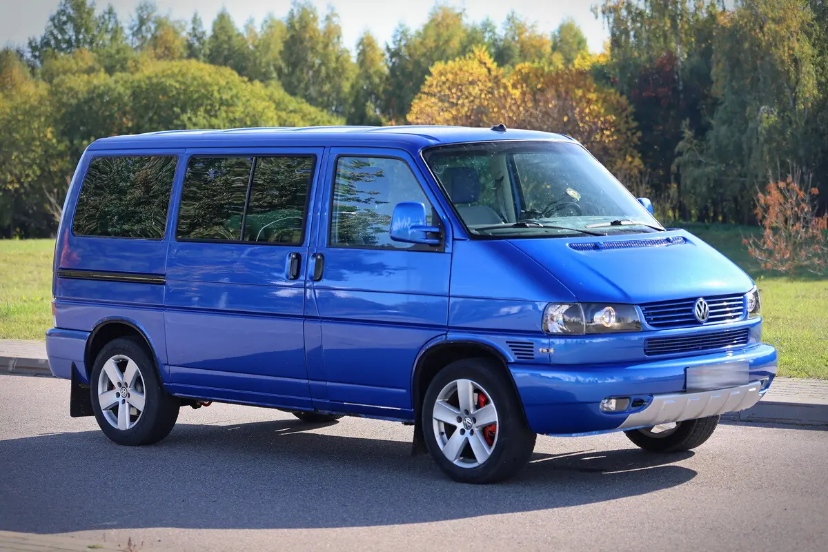 Белорус купил старый VW Multivan и перебрал в нем почти все. Во сколько обошелся ремонт