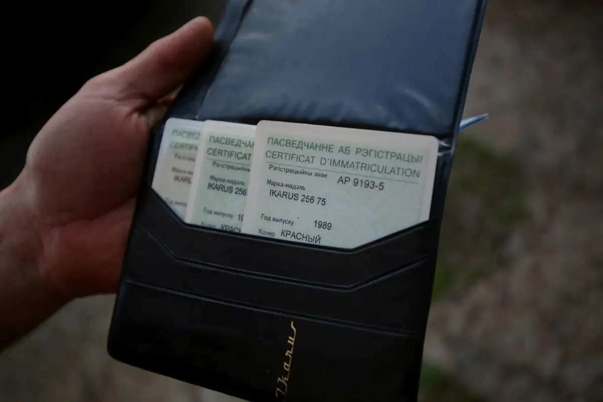 Белорус собрал четыре старых «Икаруса» — зачем ему столько автобусов