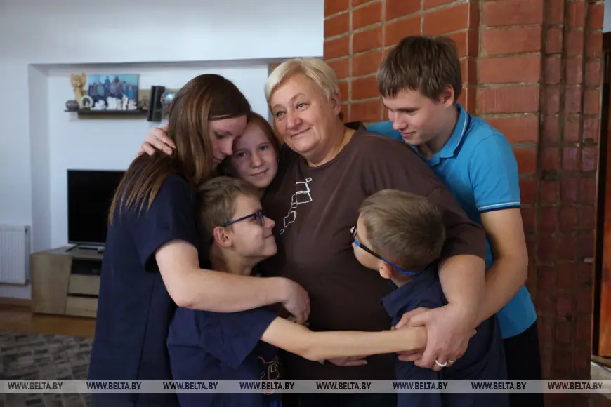 Воспитала 37 детей и стала прабабушкой — история мамы Оли из Кобрина