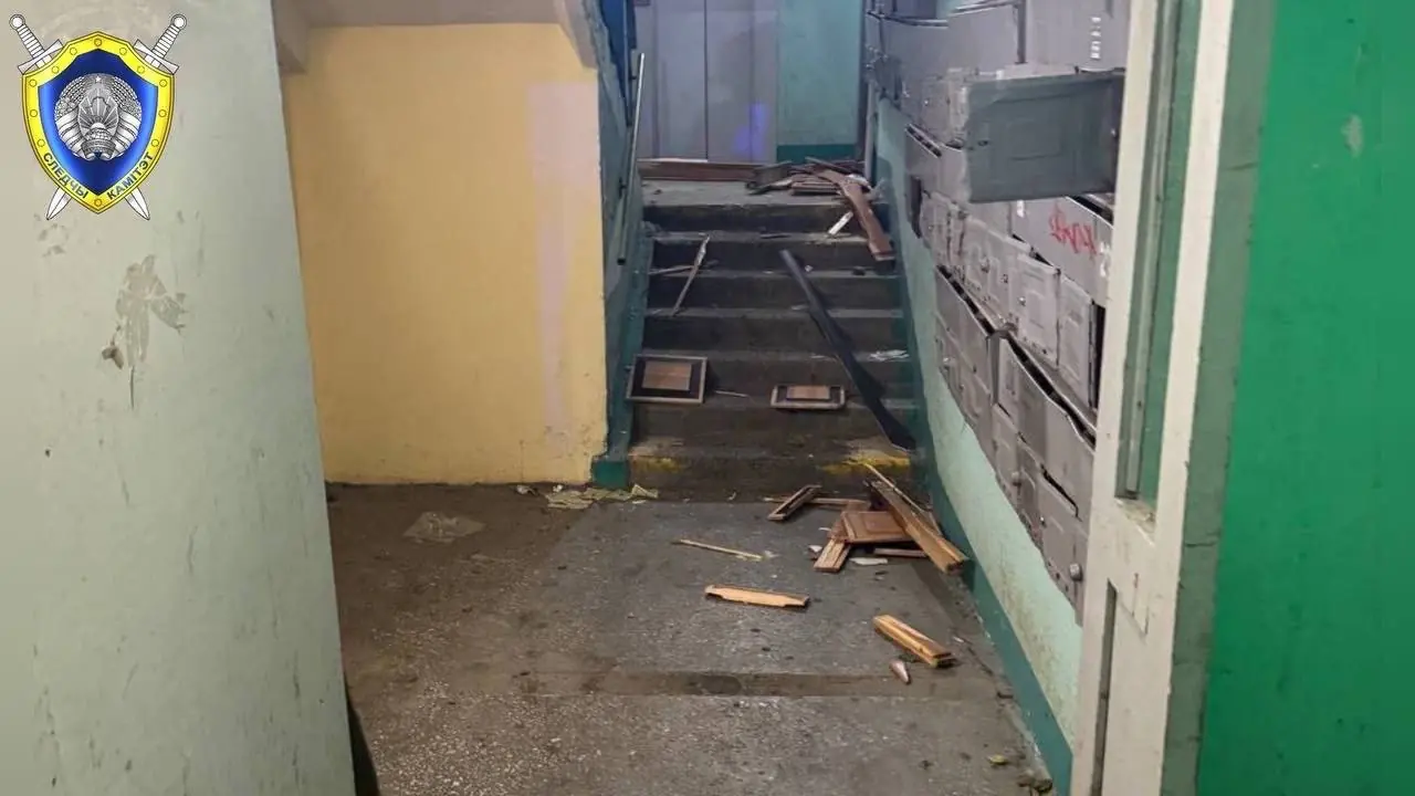В Минске взрывной волной выбило оконную раму в квартире — что произошло внутри