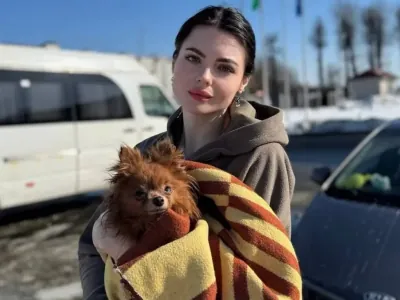 Щенка просто выбросили вместе с мусором. История, от которой сжимается сердце