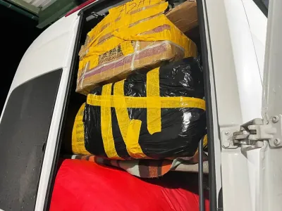 На трассе М1 остановили микроавтобус — внутри нашли товар на 125 тысяч рублей