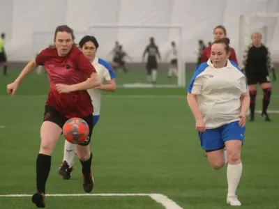В Бресте впервые проходит международный турнир по футболу среди мам — фоторепортаж