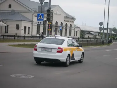 Водитель обязан озвучить стоимость «от борта» — новые правила для такси